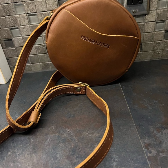 Portland Leather Goods( almost Perfect ) - Picture 7 of 9